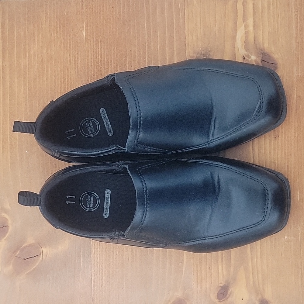 Black dress shoes